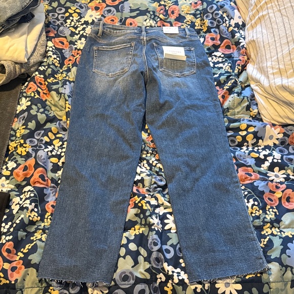 Distressed Blue Jeans - Picture 6 of 7